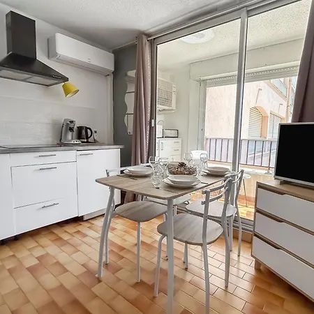 Apartment Lumineux Avec Piscine, Vue Port A *