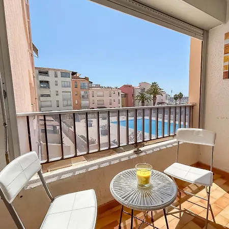 Apartment Lumineux Avec Piscine, Vue Port A